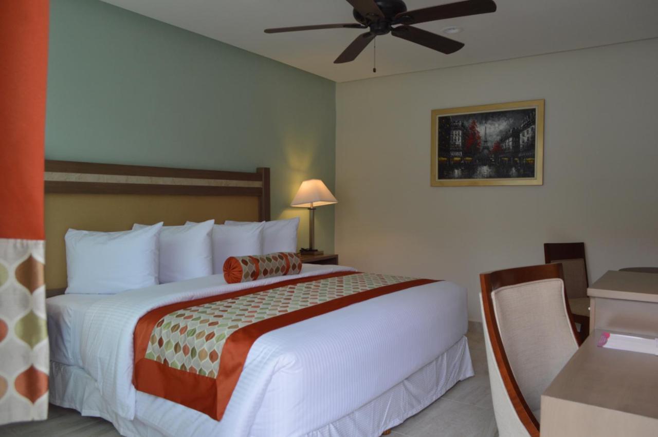 Hotel Villa Magna Poza Rica Εξωτερικό φωτογραφία